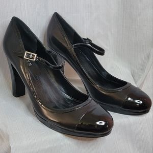 Ralph Lauren black patent leather pumps 9B